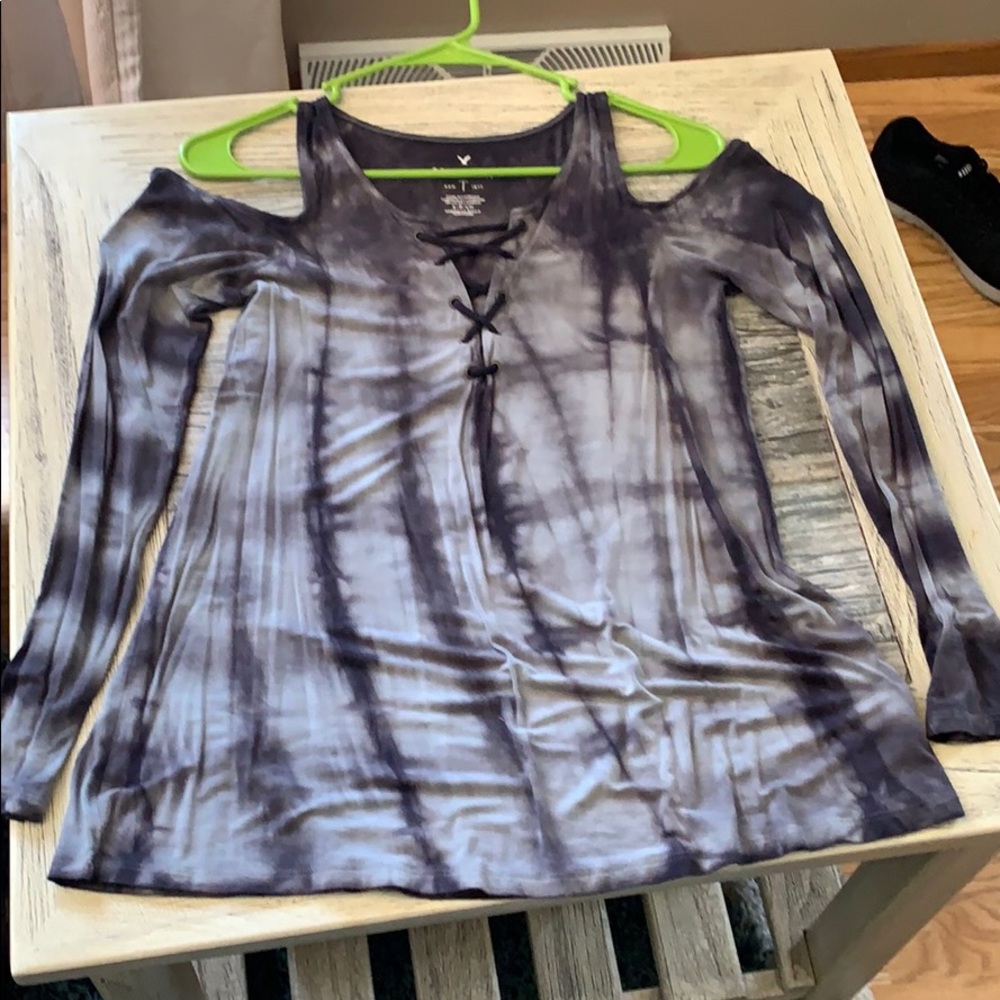 American eagle open shoulder long sleeve shirt